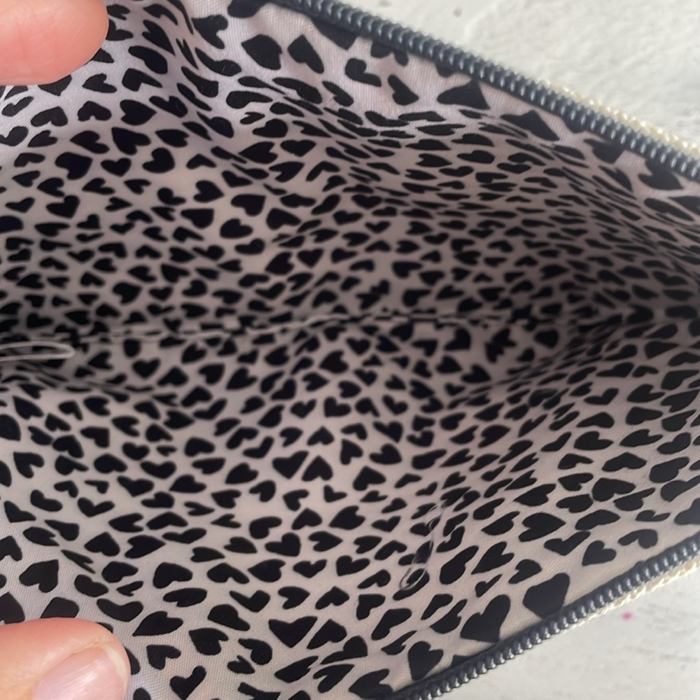 Brighton love pouch like new heart front Blck white canvas and leather trim - Picture 6 of 7